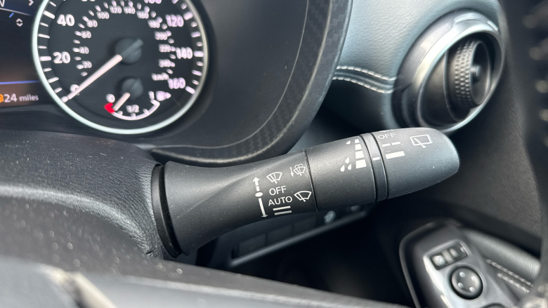 Nissan Juke 1.0 DiG-T N-Connecta 5dr Petrol Hatchback